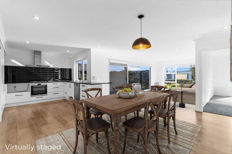 Photo of property in 10 Wentworth Lane, Waiwhakaiho, New Plymouth, 4312