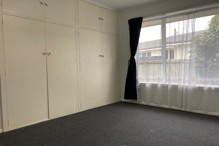 Photo of property in 2/82 Grahams Road, Burnside, Christchurch, 8041