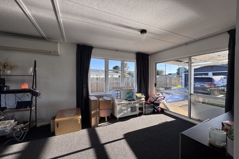 Photo of property in 71 Hedges Street, Sanson, 4817