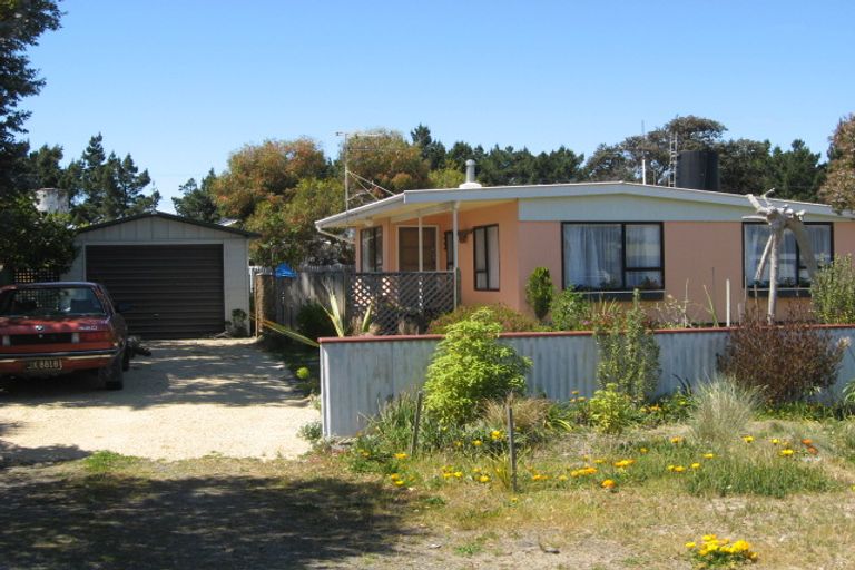 Photo of property in 18 Holton Road, Amberley, 7481