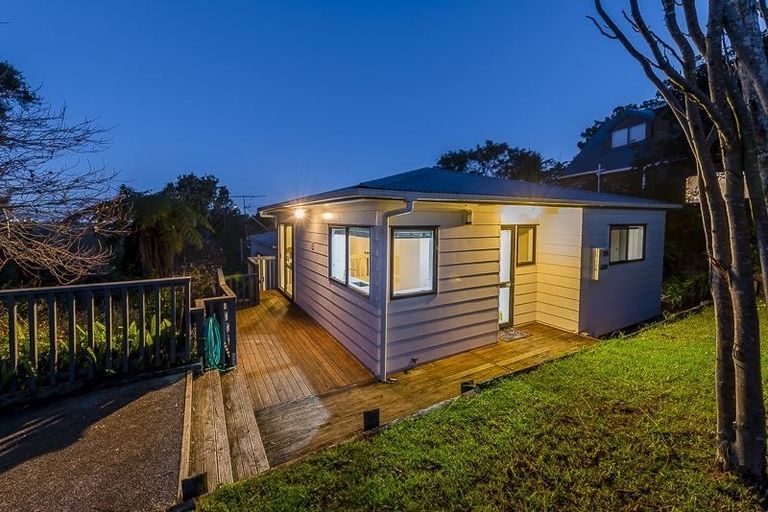 Photo of property in 12 Bedford Street, Te Atatu South, Auckland, 0610