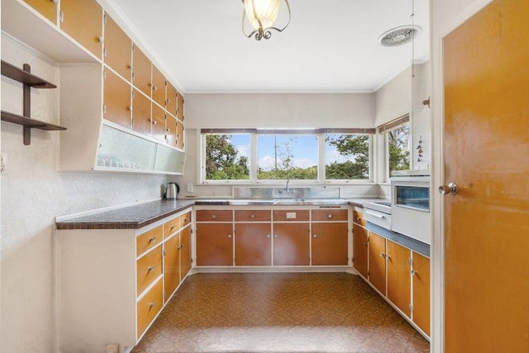 Photo of property in 96 Lawrence Crescent, Hillpark, Auckland, 2102