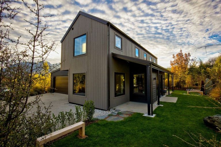 Photo of property in 1 Appin Court, Jacks Point, Queenstown, 9371