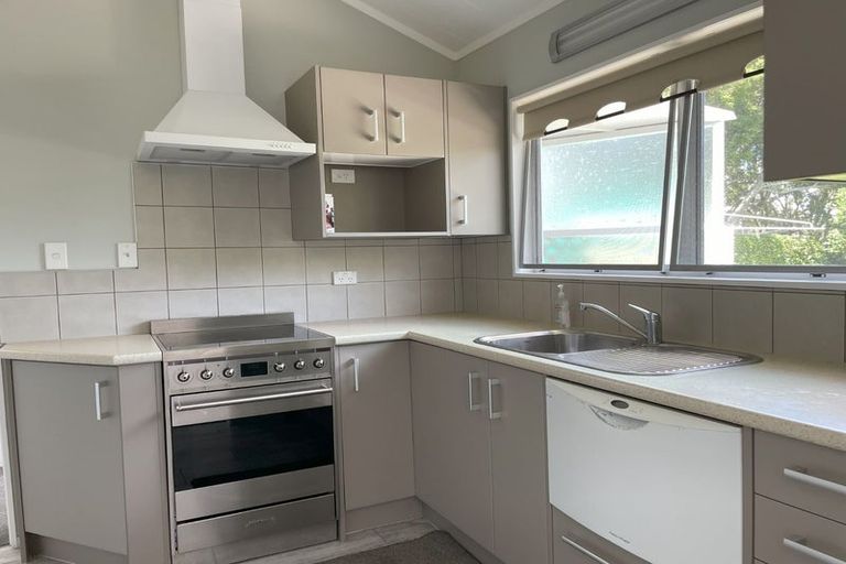 Photo of property in 18 Seaview Road, Ruakaka, 0116