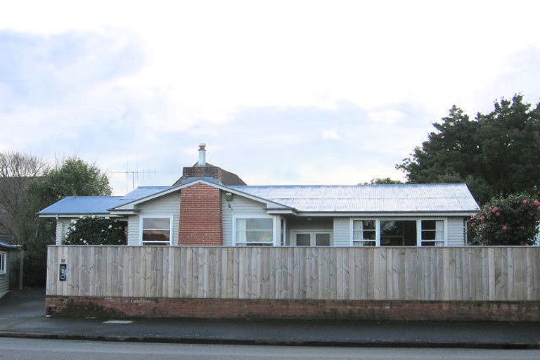 Photo of property in 37 Te Awe Awe Street, Hokowhitu, Palmerston North, 4410