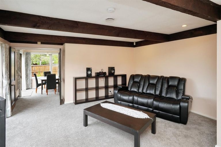 Photo of property in 17 Masham Road, Broomfield, Christchurch, 8042