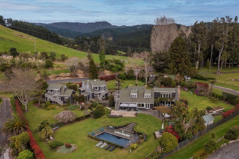 Photo of property in 2 Brenton Place, Whangamata, 3691