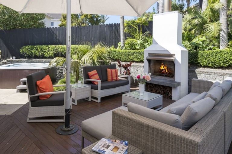 Photo of property in 148 John Brooke Crescent, East Tamaki Heights, Auckland, 2016