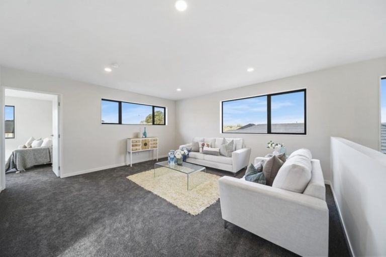 Photo of property in 73 Hayfield Way, Karaka, Papakura, 2113