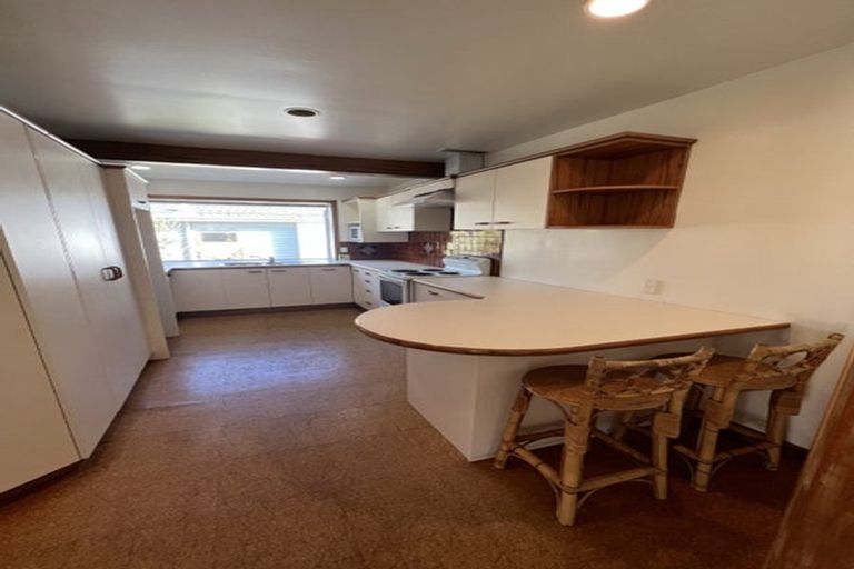 Photo of property in 24 Golf Road, Paraparaumu Beach, Paraparaumu, 5032