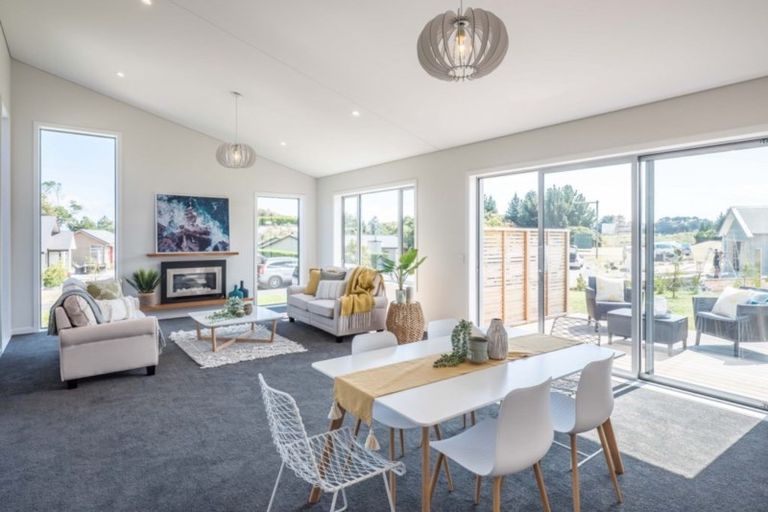 Photo of property in 1 Lamont Place, Waikanae, 5036