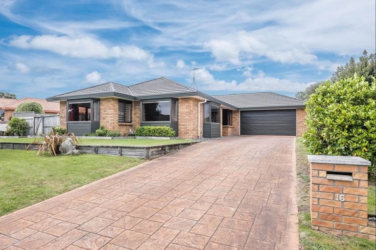 Photo of property in 16 Kotuku Drive, Paraparaumu Beach, Paraparaumu, 5032