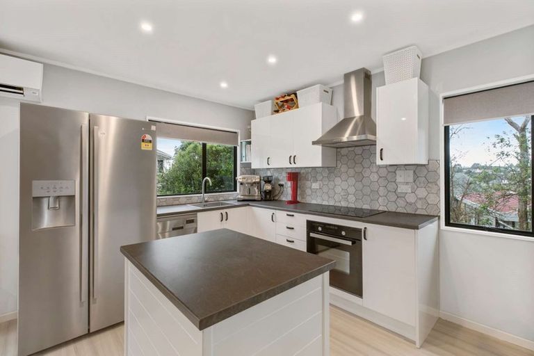 Photo of property in 2/7 Maywood Crescent, Glen Eden, Auckland, 0602