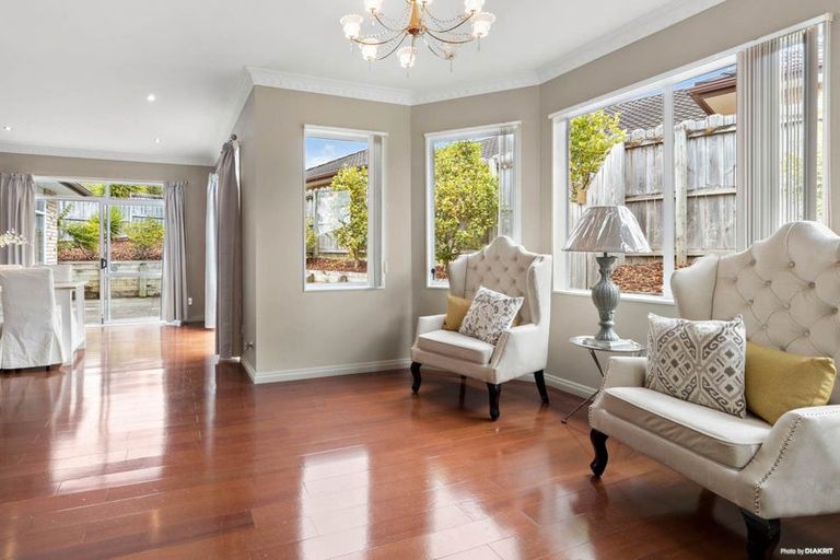 Photo of property in 8 Elkstone Place, Henderson, Auckland, 0612