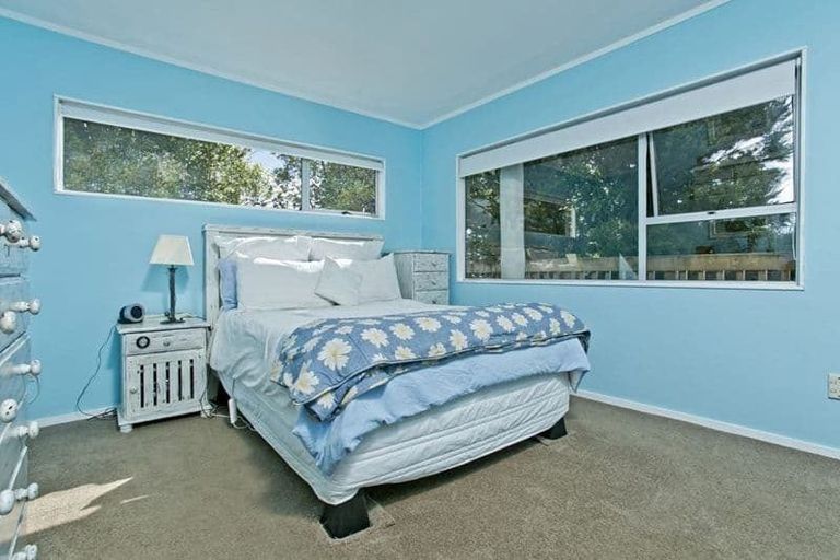 Photo of property in 130 Manuka Road, Bayview, Auckland, 0629