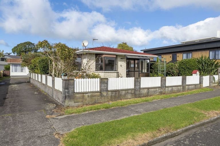 Photo of property in 1/47 South Road, Blagdon, New Plymouth, 4310