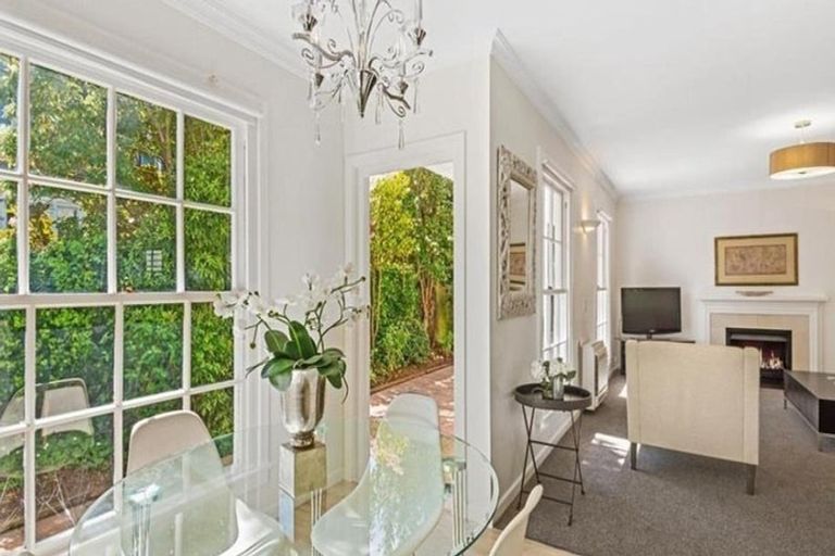 Photo of property in 1/48 Fendalton Road, Fendalton, Christchurch, 8014