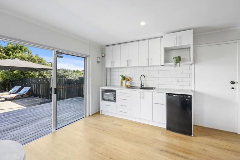 Photo of property in 109 Sandspit Road, Shelly Park, Auckland, 2014