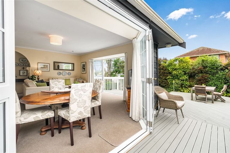 Photo of property in 1/18 Coroglen Avenue, Birkenhead, Auckland, 0626