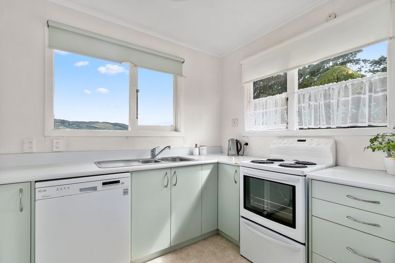 Photo of property in 19 Summit Road, Fairfield, Lower Hutt, 5011