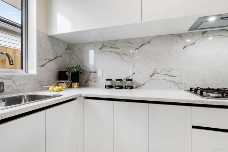 Photo of property in 1 Huahua Crescent, Papakura, 2110