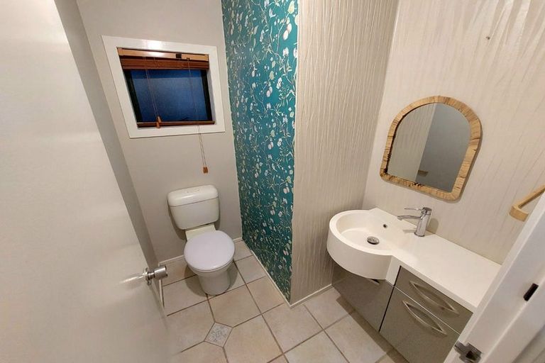 Photo of property in 2a Korotaha Terrace, Rothesay Bay, Auckland, 0630