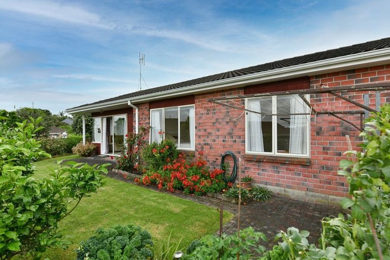 Photo of property in 26 The Grove, Red Beach, 0932