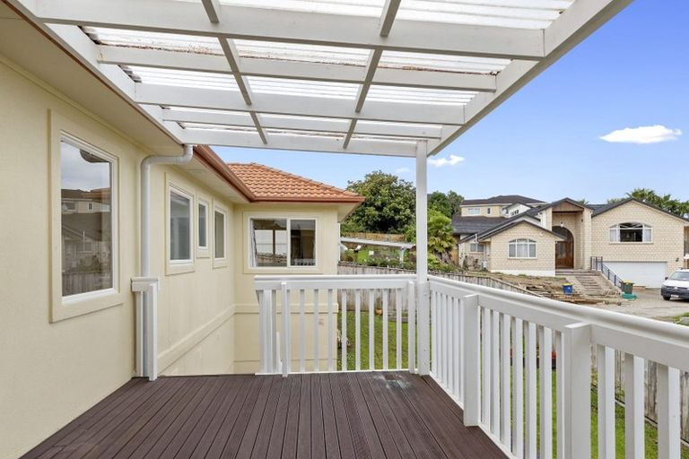 Photo of property in 22 Kinleith Way, Albany, Auckland, 0632
