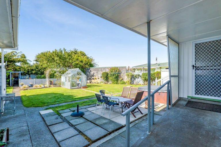 Photo of property in 2 Turuturu Road, Hawera, 4610