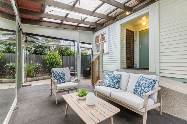 Photo of property in 143 Queen Street, Pukekohe, 2120