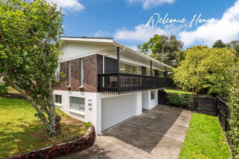 Photo of property in 4 Sispara Place, Beach Haven, Auckland, 0626