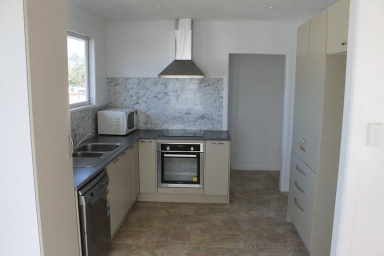 Photo of property in 16 Michelle Place, Mangere, Auckland, 2022