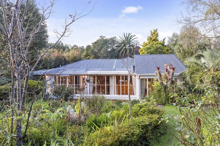 Photo of property in 773 South Titirangi Road, Titirangi, Auckland, 0604