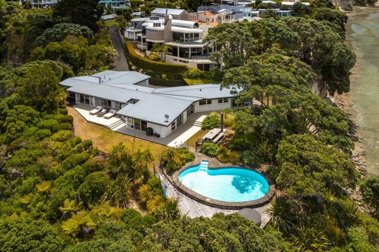 Photo of property in 62 Sharon Road, Waiake, Auckland, 0630