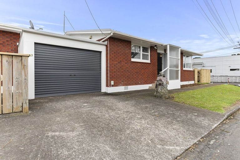 Photo of property in 1/67 Young Street, New Plymouth, 4310