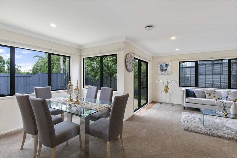 Photo of property in 16 Kilsyth Way, East Tamaki Heights, Auckland, 2016