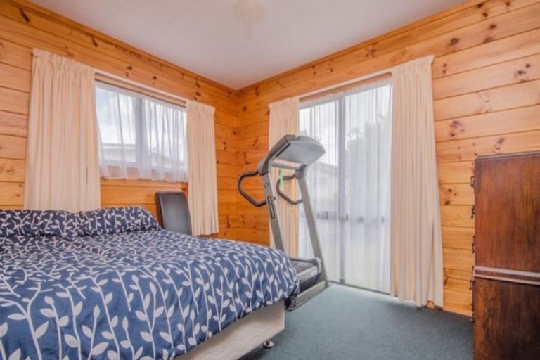 Photo of property in 42a Rimu Street, New Lynn, Auckland, 0600