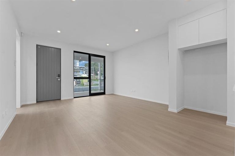 Photo of property in 14 Waimarie Drive, Karaka, 2578