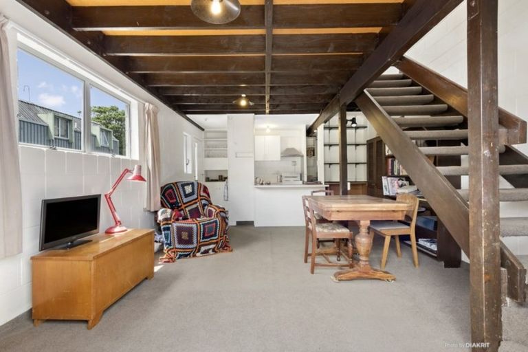 Photo of property in Paddington Apartments, 11/15u Mckinley Crescent, Brooklyn, Wellington, 6021