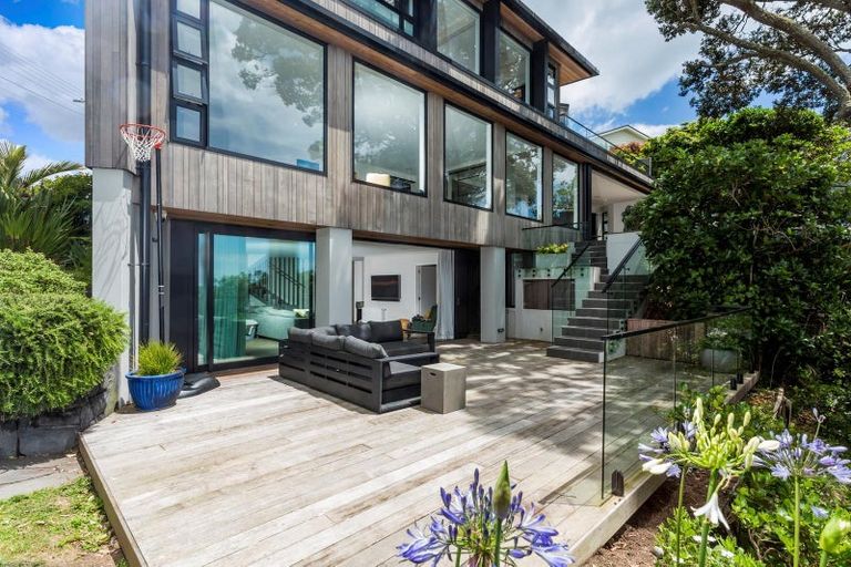 Photo of property in 2 Old Lake Road, Narrow Neck, Auckland, 0624