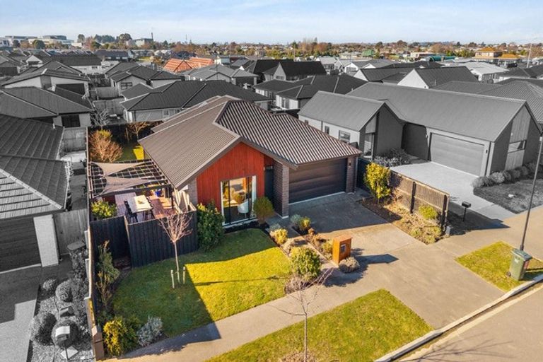Photo of property in 11 Hoffman Street, Marshland, Christchurch, 8083