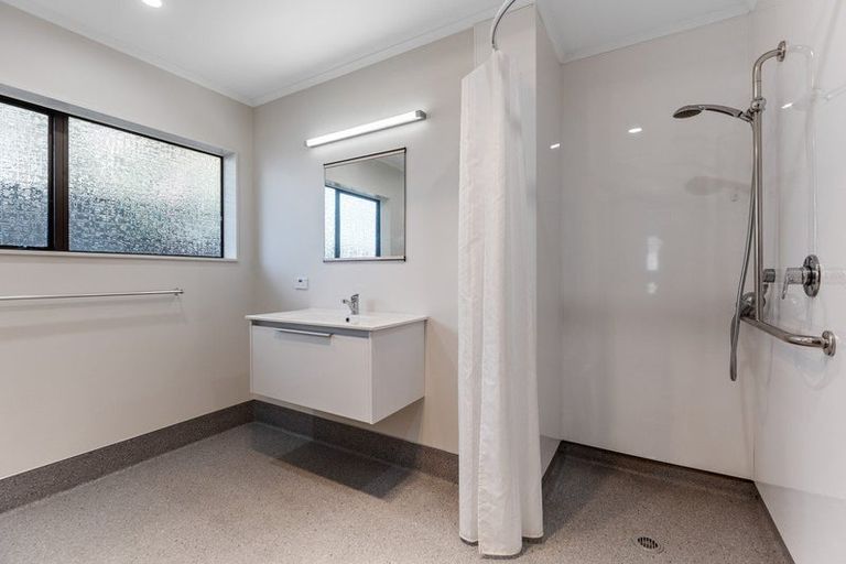 Photo of property in 20 Tukapa Street, Westown, New Plymouth, 4310