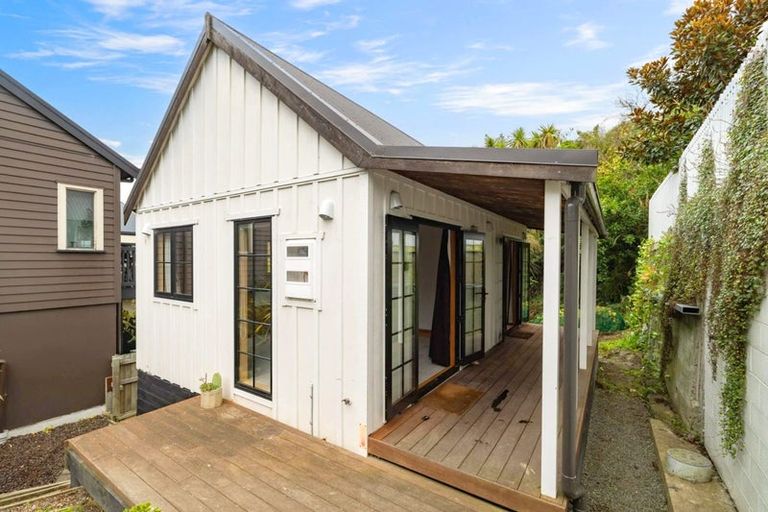 Photo of property in 69 Oxford Street, Lyttelton, 8082