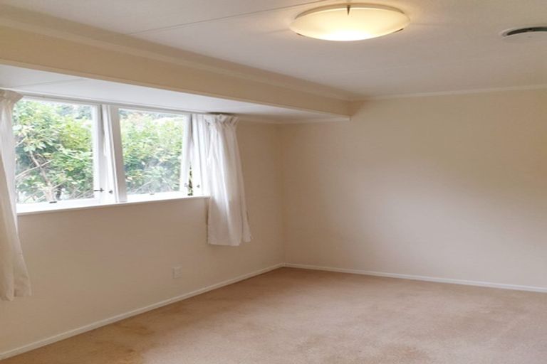 Photo of property in 69a Powrie Street, Glenfield, Auckland, 0629
