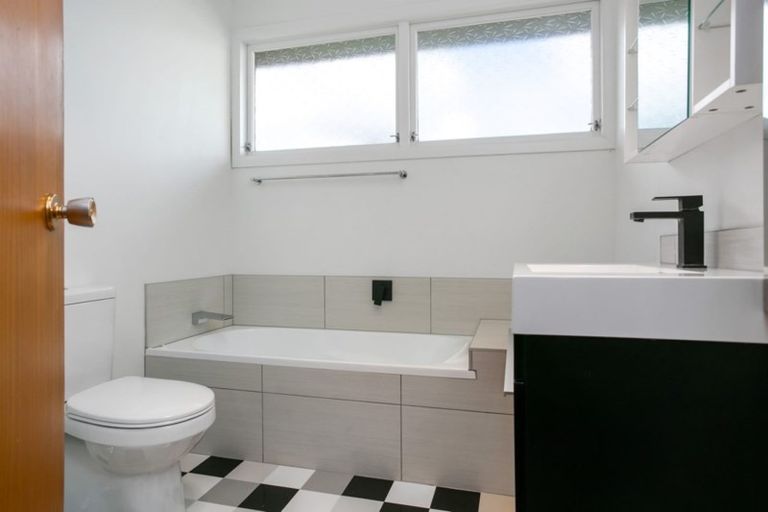 Photo of property in 102 Hall Street, Cambridge, 3434