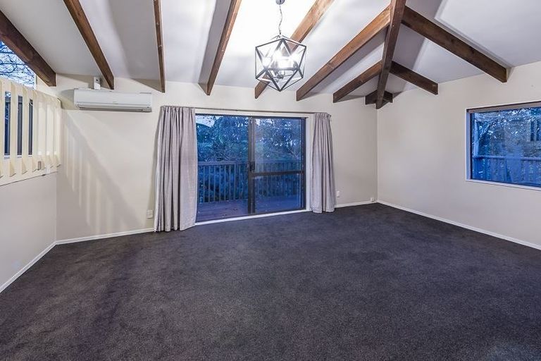 Photo of property in 12 Bedford Street, Te Atatu South, Auckland, 0610