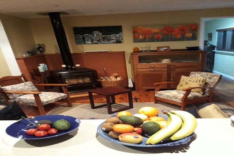 Photo of property in 666 South Titirangi Road, Titirangi, Auckland, 0604