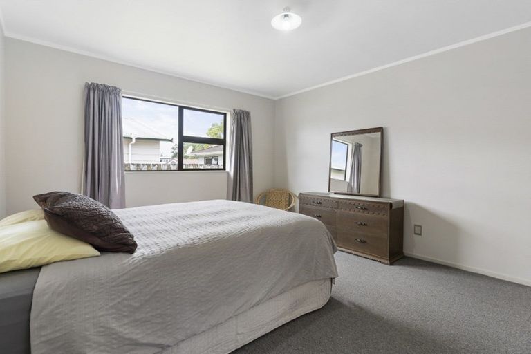 Photo of property in 118 Charleston Avenue, Whangamata, 3620