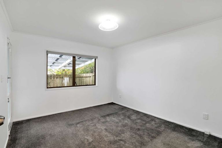 Photo of property in 65 Reynella Drive, Massey, Auckland, 0614