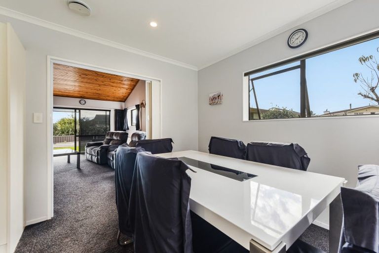 Photo of property in 27 Browning Crescent, Stoke, Nelson, 7011